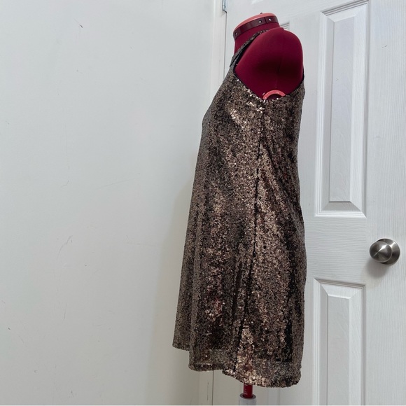 One  Clothing women gold sequins sleeveless mini lined dress. Size S. Used. - Picture 3 of 11
